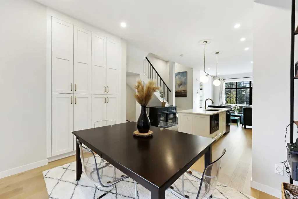 4929 20 Street SW Calgary AB T2T 5A4
