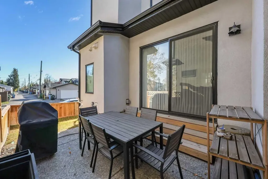 4929 20 Street SW Calgary AB T2T 5A4