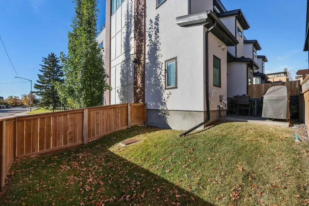 4929 20 Street SW Calgary AB T2T 5A4
