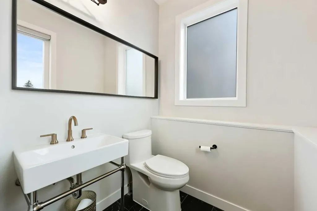 4929 20 Street SW Calgary AB T2T 5A4