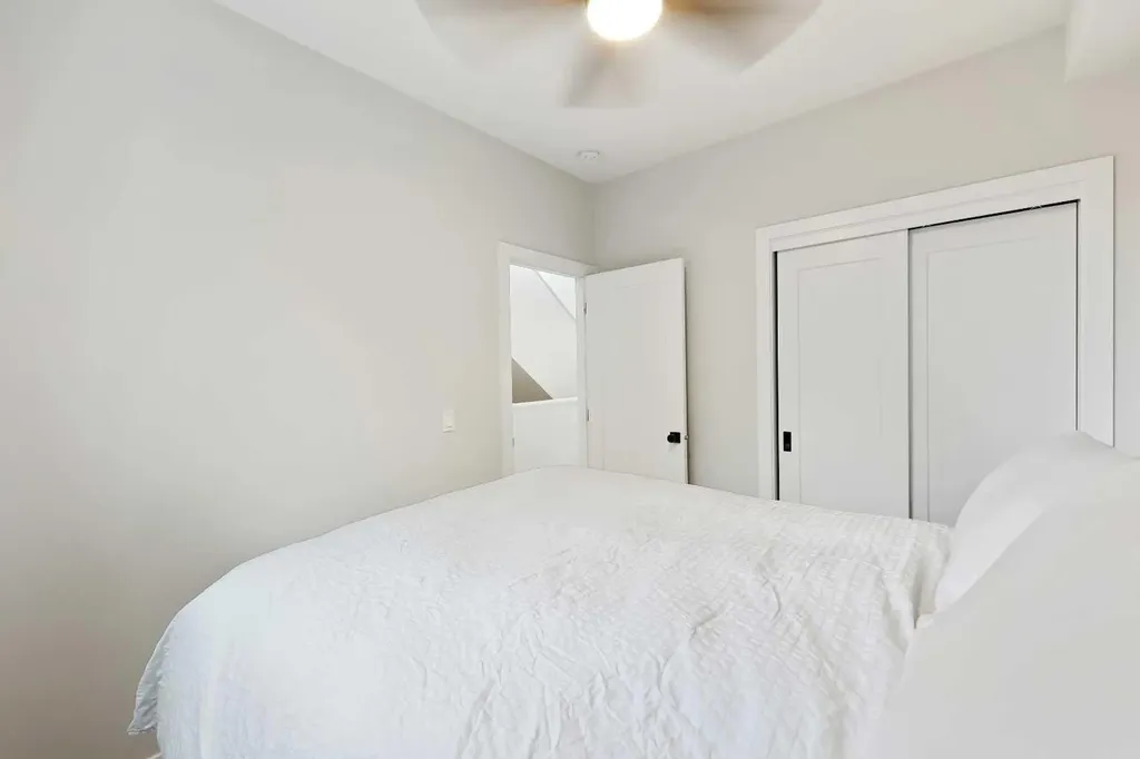 4929 20 Street SW Calgary AB T2T 5A4