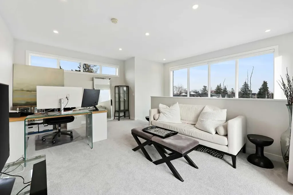 4929 20 Street SW Calgary AB T2T 5A4