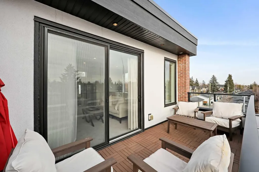 4929 20 Street SW Calgary AB T2T 5A4