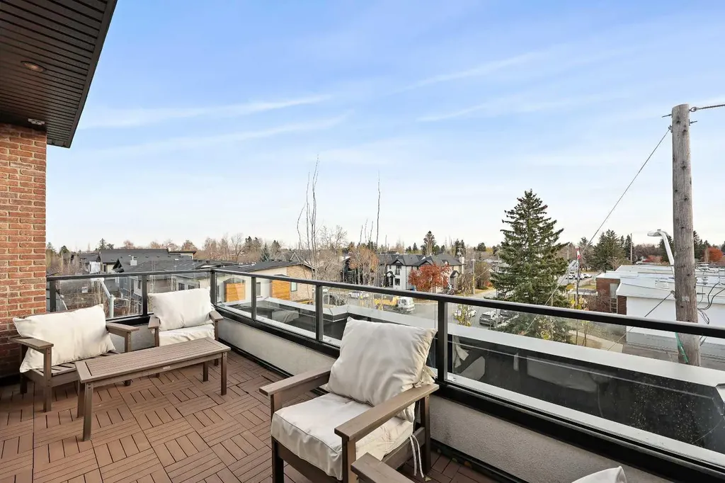 4929 20 Street SW Calgary AB T2T 5A4