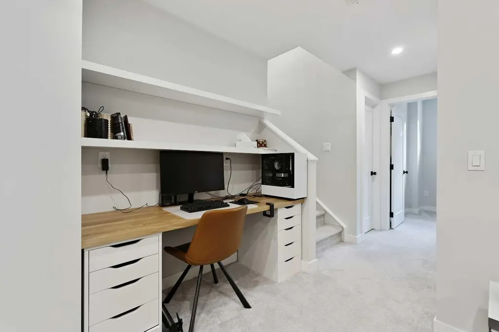 4929 20 Street SW Calgary AB T2T 5A4