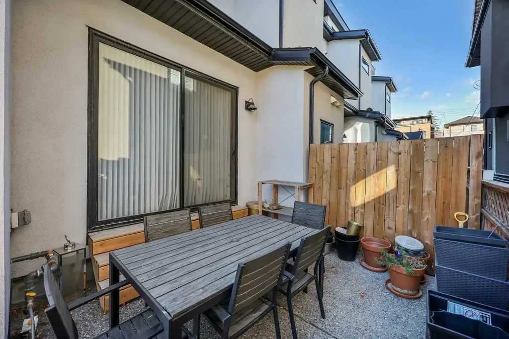4929 20 Street SW Calgary AB T2T 5A4