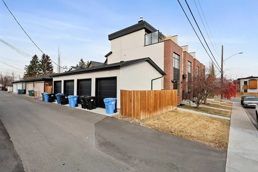 4929 20 Street SW Calgary AB T2T 5A4