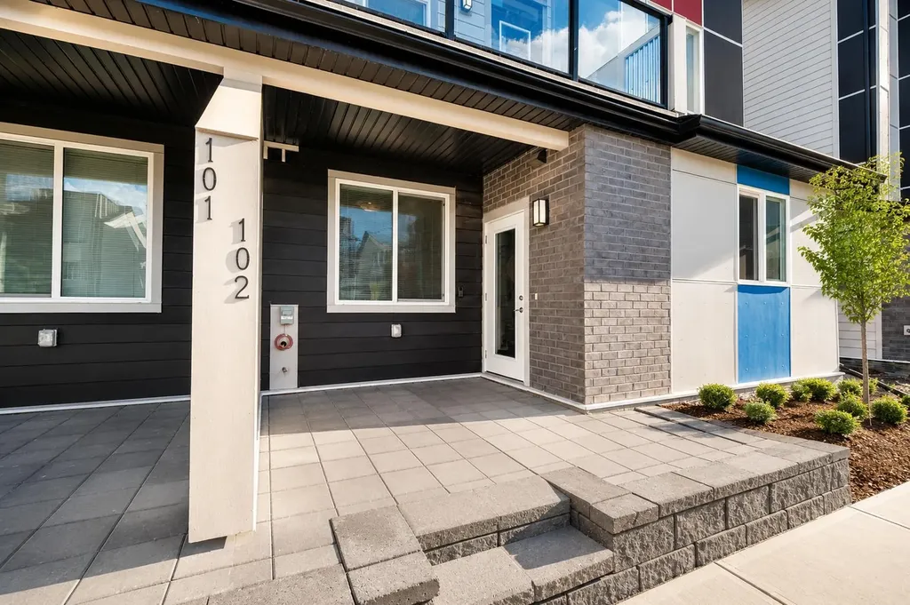 130 Redstone NE Calgary AB T2N 1M6