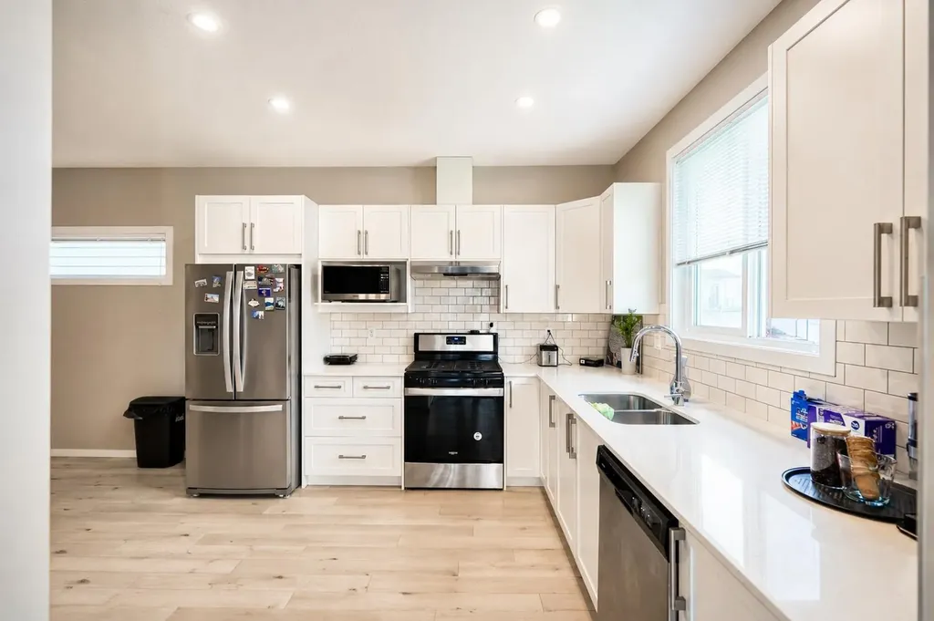 130 Redstone NE Calgary AB T2N 1M6