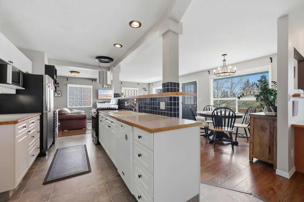 118 Frontenac Avenue NW Diamond Valley AB T0L 2A0