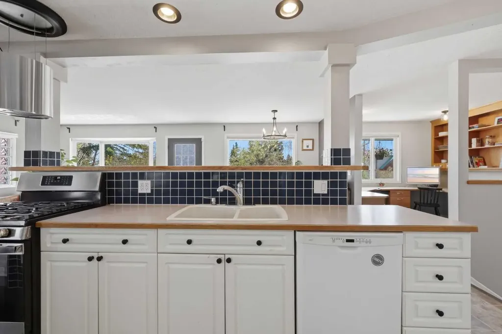 118 Frontenac Avenue NW Diamond Valley AB T0L 2A0
