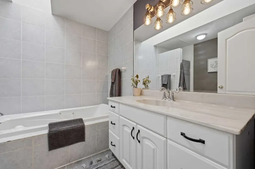 118 Frontenac Avenue NW Diamond Valley AB T0L 2A0