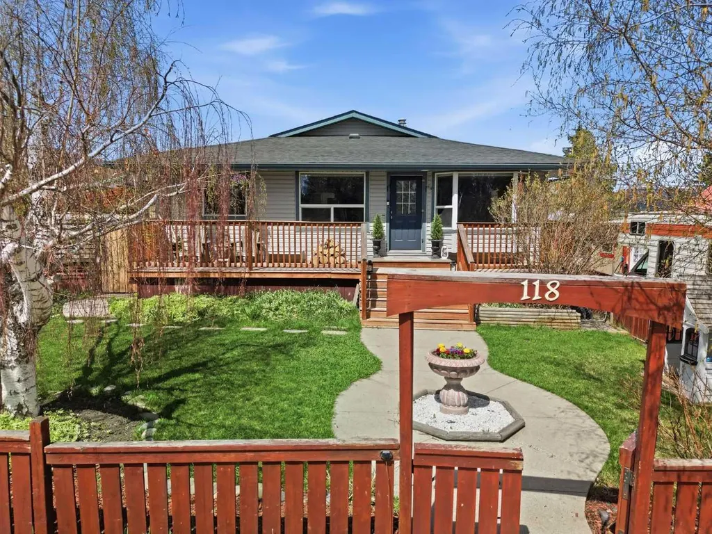 118 Frontenac Avenue NW Diamond Valley AB T0L 2A0