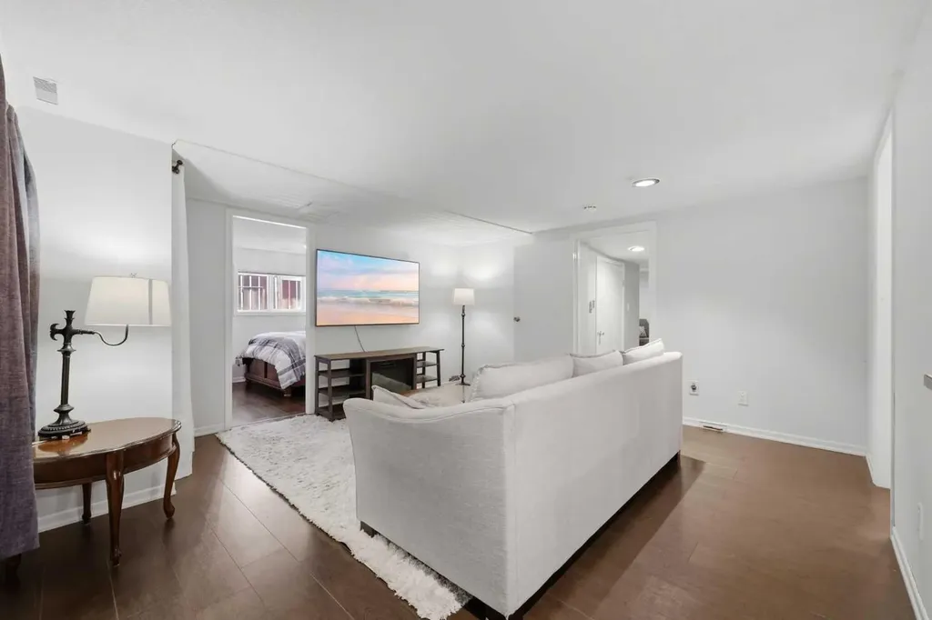 118 Frontenac Avenue NW Diamond Valley AB T0L 2A0