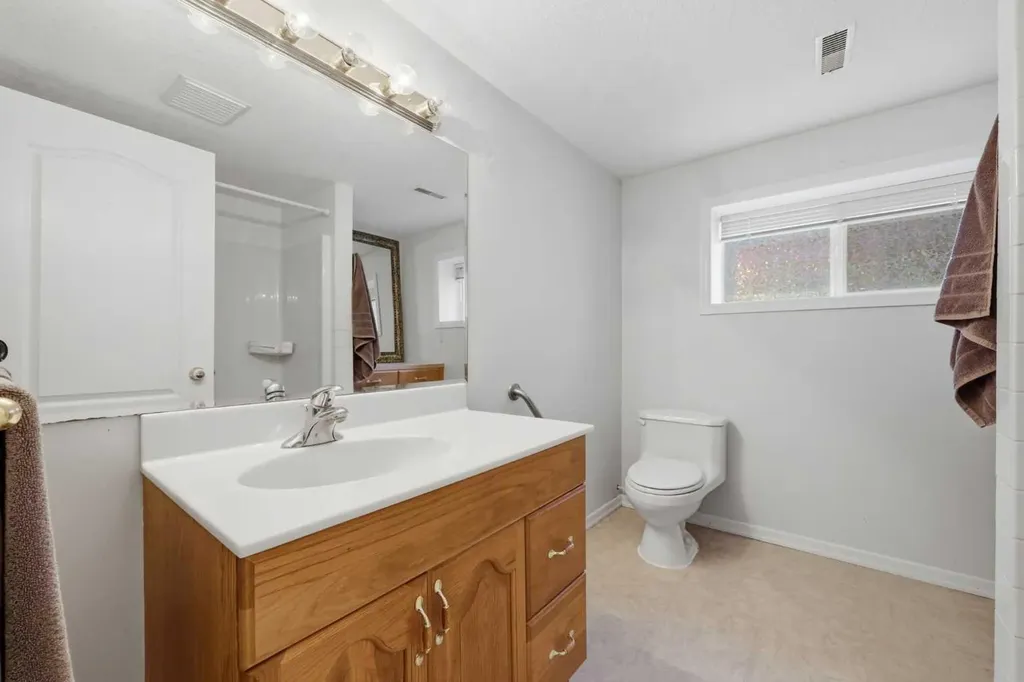 118 Frontenac Avenue NW Diamond Valley AB T0L 2A0