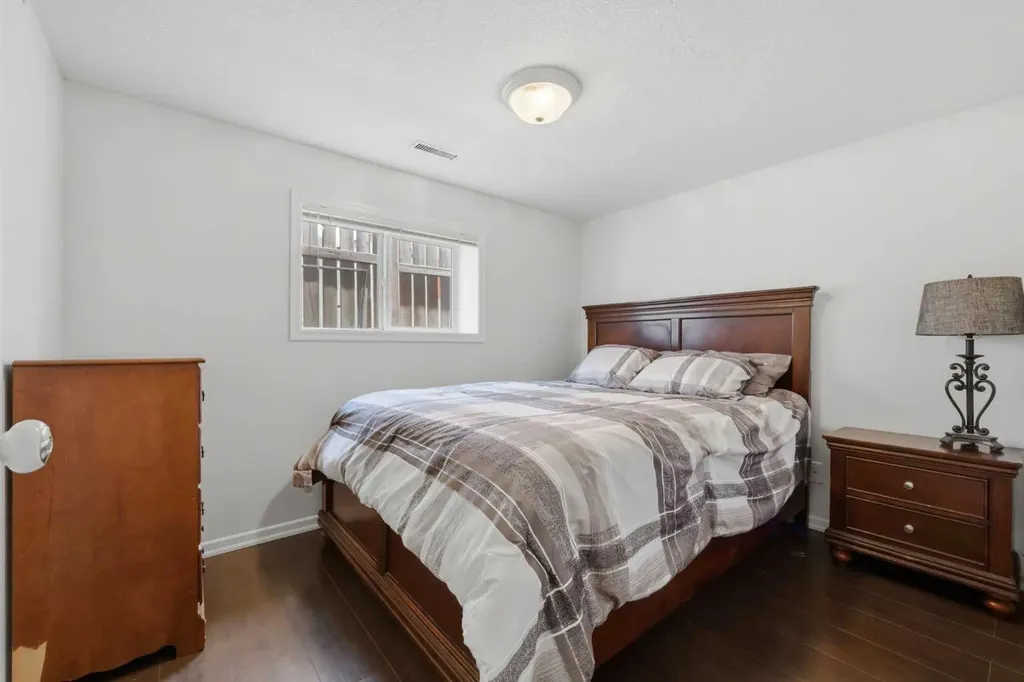 118 Frontenac Avenue NW Diamond Valley AB T0L 2A0