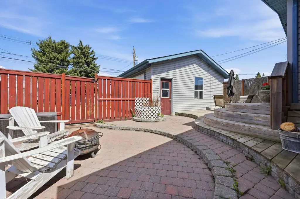 118 Frontenac Avenue NW Diamond Valley AB T0L 2A0