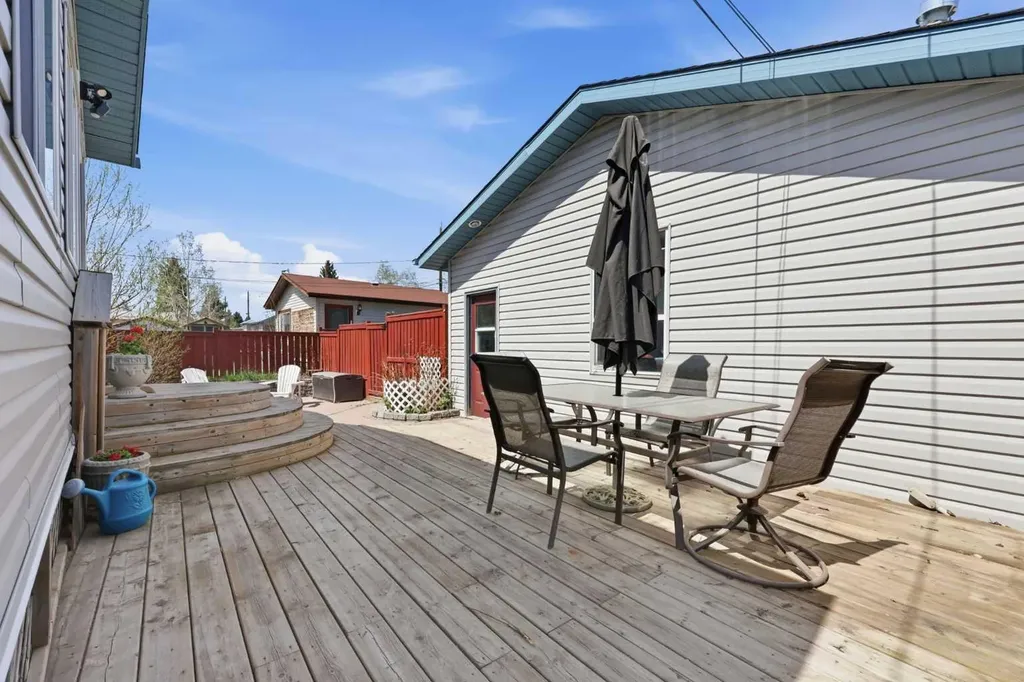 118 Frontenac Avenue NW Diamond Valley AB T0L 2A0