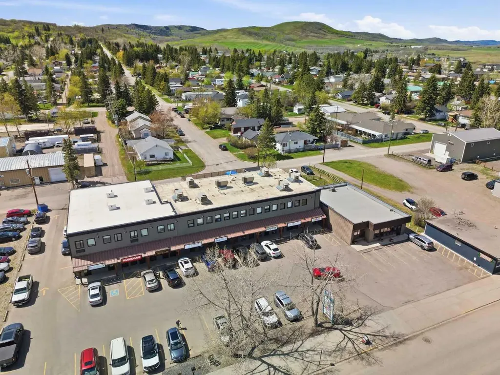 118 Frontenac Avenue NW Diamond Valley AB T0L 2A0