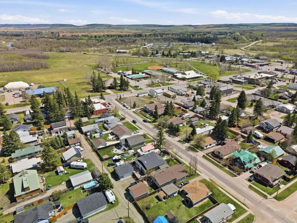 118 Frontenac Avenue NW Diamond Valley AB T0L 2A0