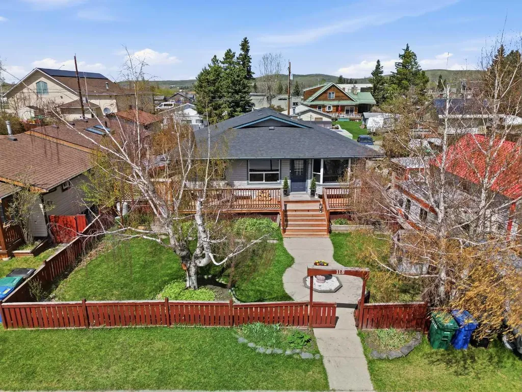 118 Frontenac Avenue NW Diamond Valley AB T0L 2A0