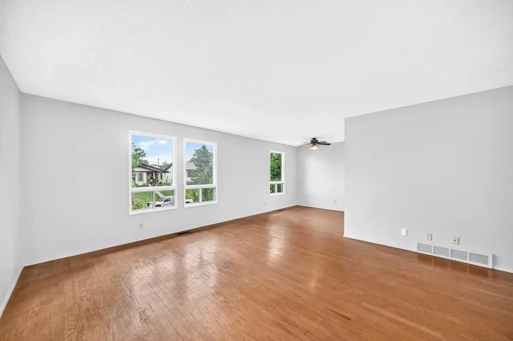 119 Ranchlands Crescent NW Calgary AB T3G 1N6