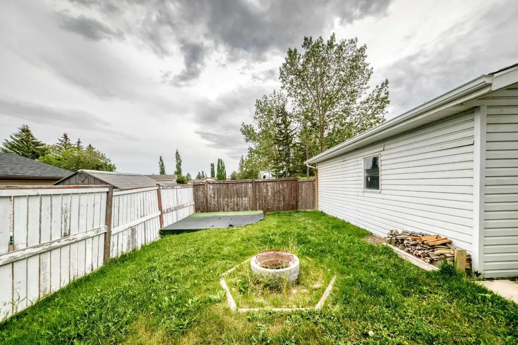 119 Ranchlands Crescent NW Calgary AB T3G 1N6