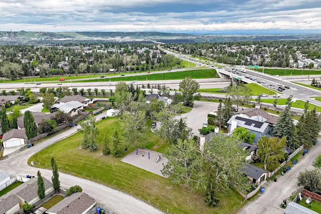 119 Ranchlands Crescent NW Calgary AB T3G 1N6