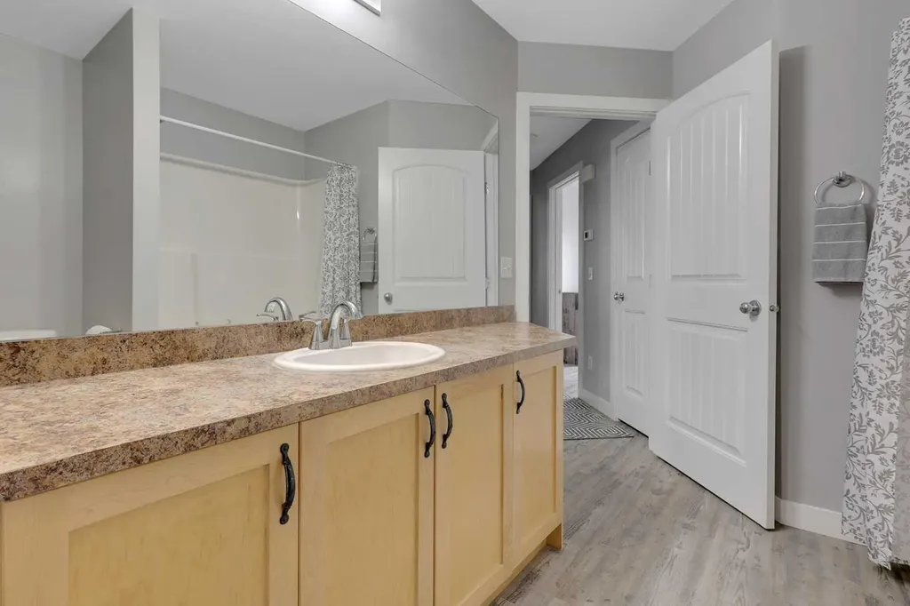 31 Jamieson Avenue Red Deer AB T4P 0H7