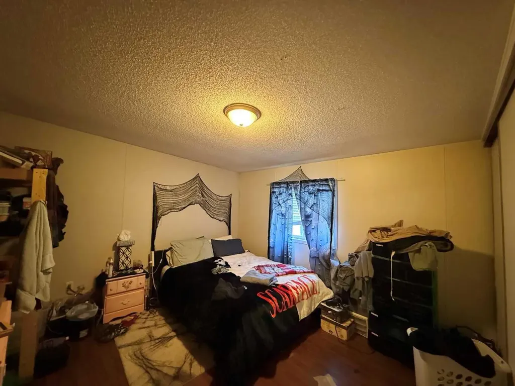 195 Skogg Avenue Hinton AB T7V1A6