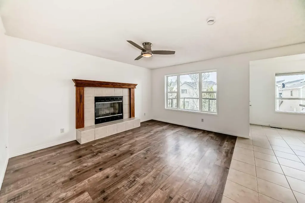 54 Royal Elm Road NW Calgary AB T3G 5V7