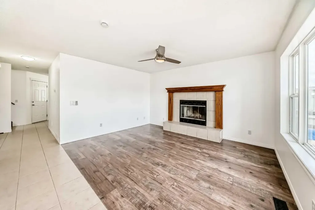 54 Royal Elm Road NW Calgary AB T3G 5V7
