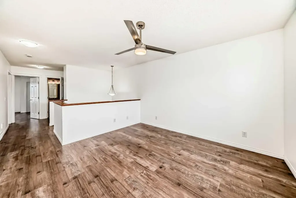 54 Royal Elm Road NW Calgary AB T3G 5V7