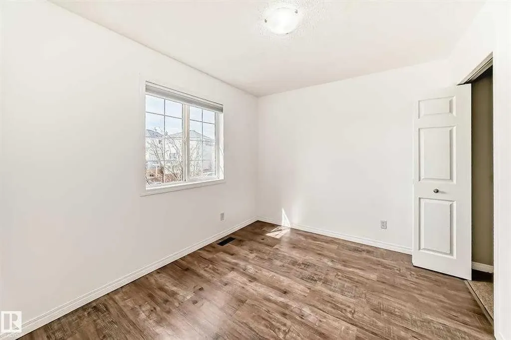 54 Royal Elm Road NW Calgary AB T3G 5V7