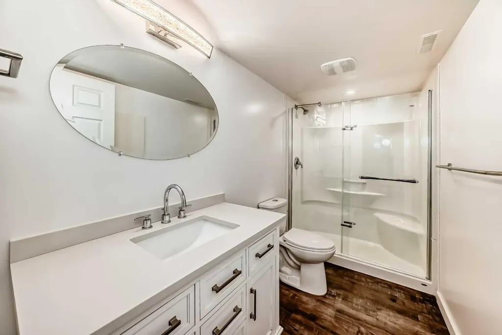 54 Royal Elm Road NW Calgary AB T3G 5V7
