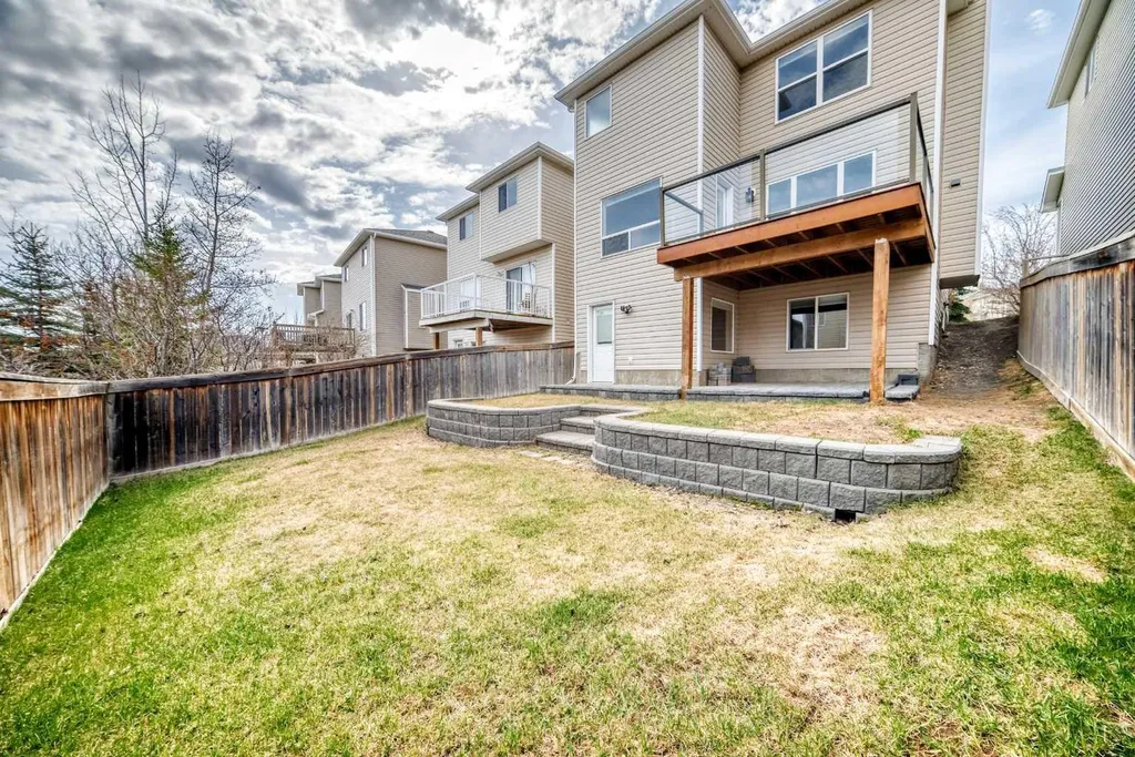 54 Royal Elm Road NW Calgary AB T3G 5V7