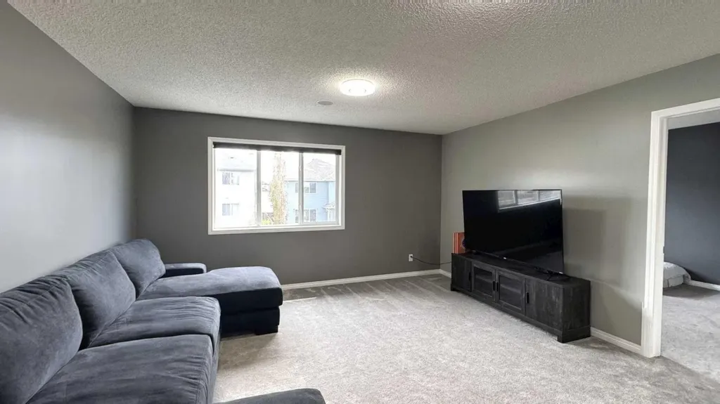 379 Cimarron Boulevard Okotoks AB T1S2L8