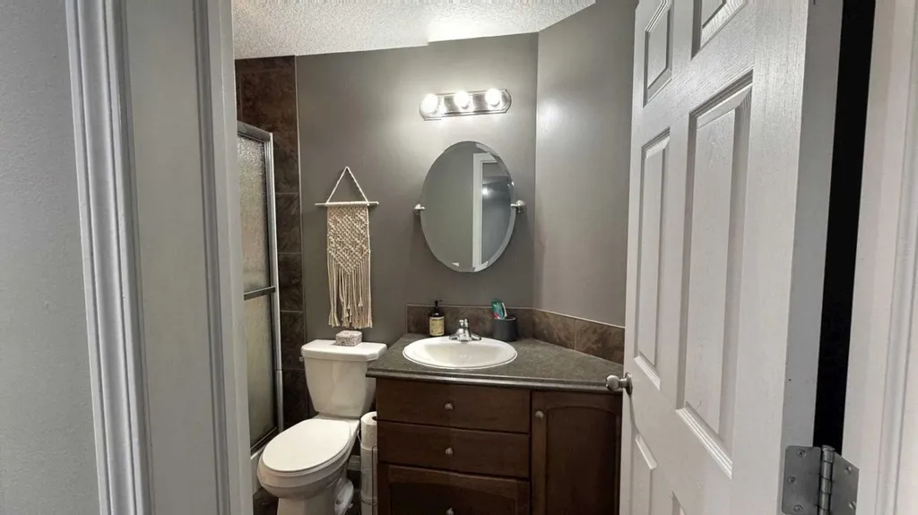379 Cimarron Boulevard Okotoks AB T1S2L8