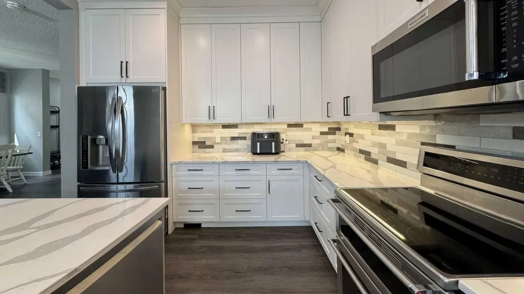 379 Cimarron Boulevard Okotoks AB T1S2L8