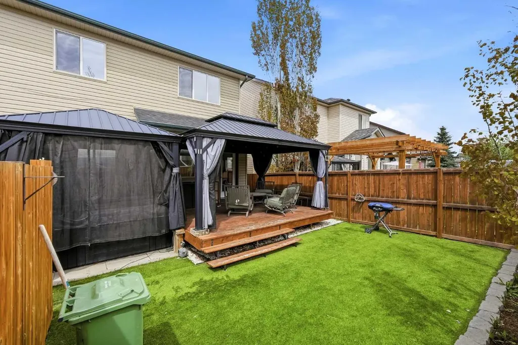 379 Cimarron Boulevard Okotoks AB T1S2L8