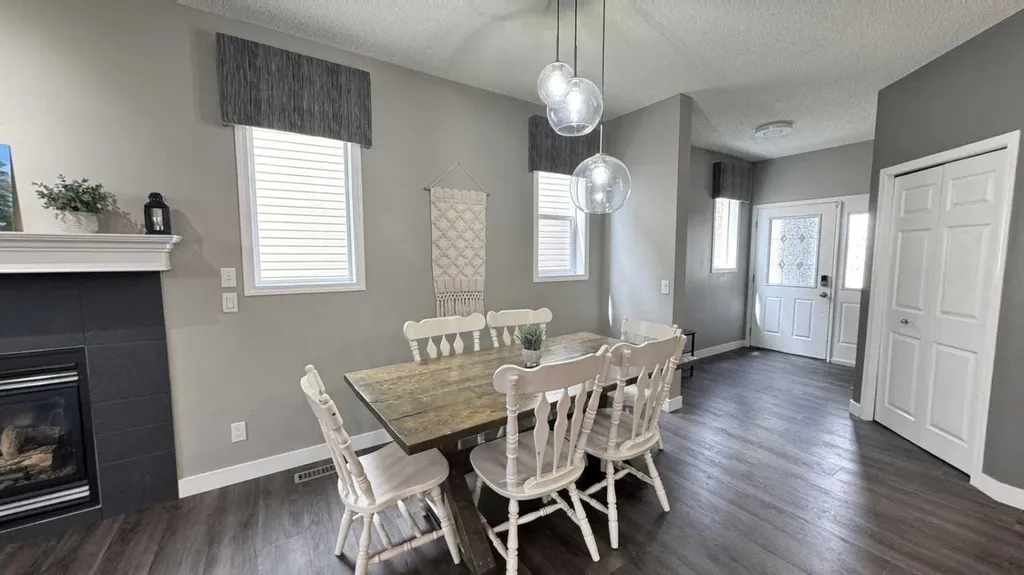 379 Cimarron Boulevard Okotoks AB T1S2L8