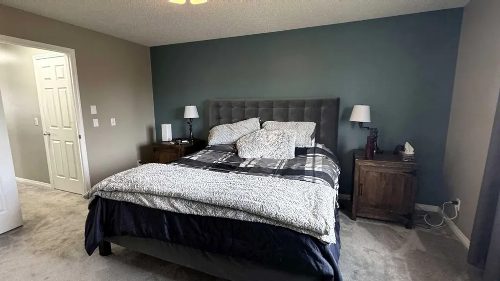 379 Cimarron Boulevard Okotoks AB T1S2L8