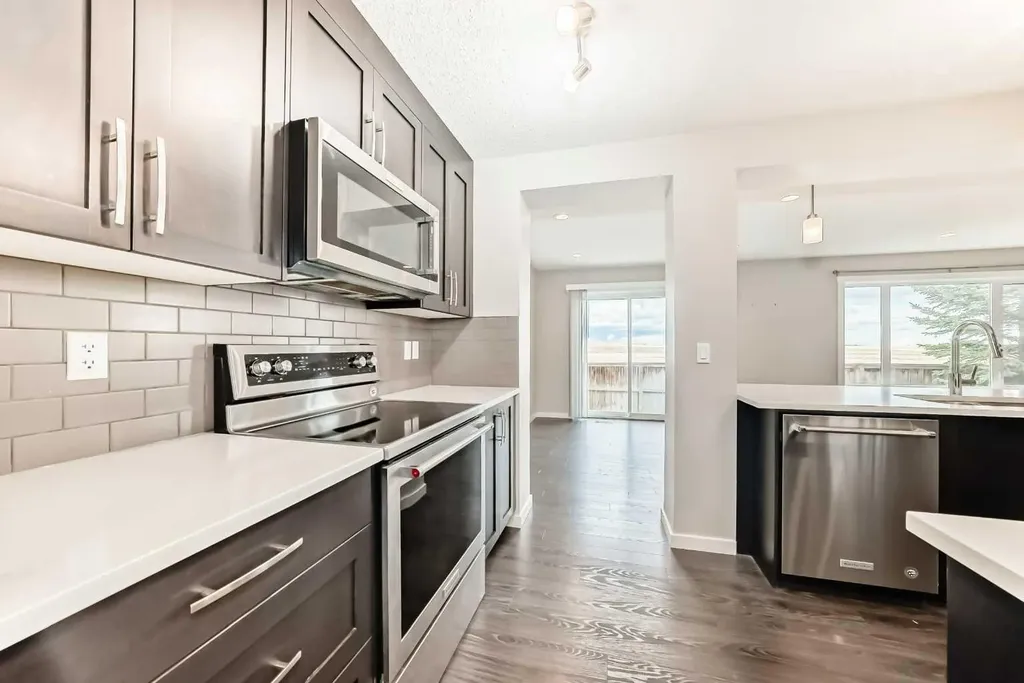 2400 Ravenswood View SE Airdrie AB T4A 0V7