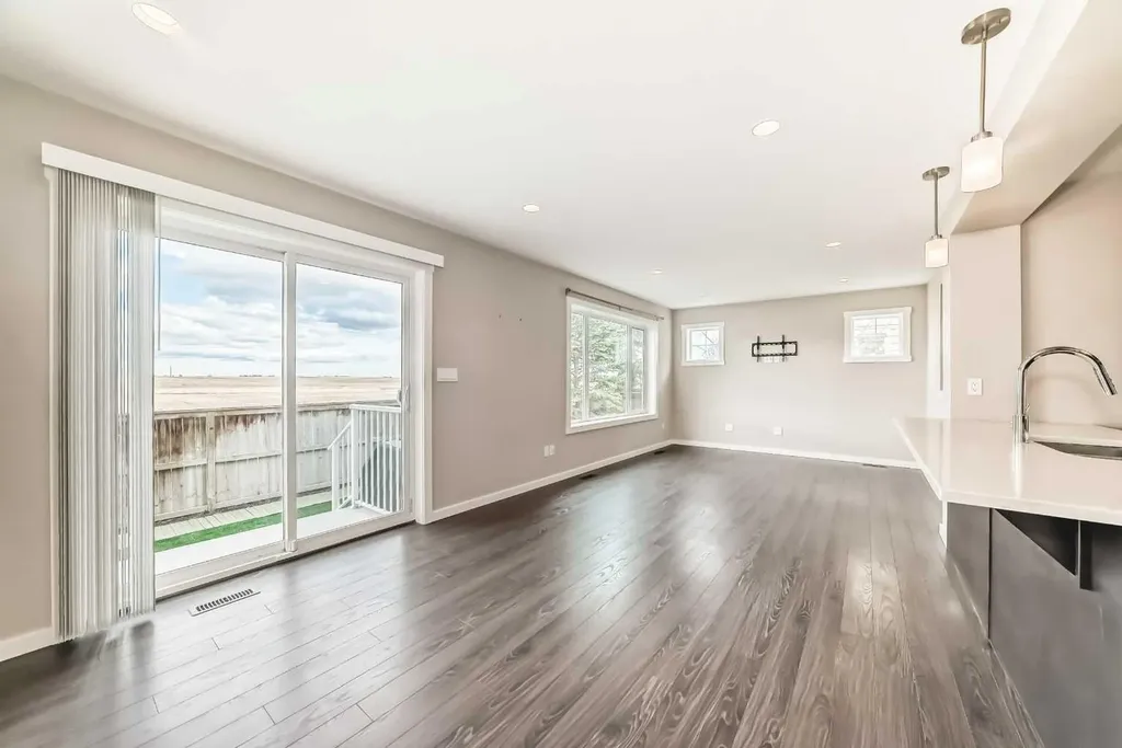 2400 Ravenswood View SE Airdrie AB T4A 0V7