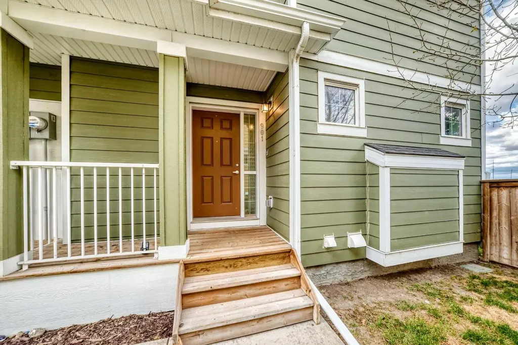 2400 Ravenswood View SE Airdrie AB T4A 0V7
