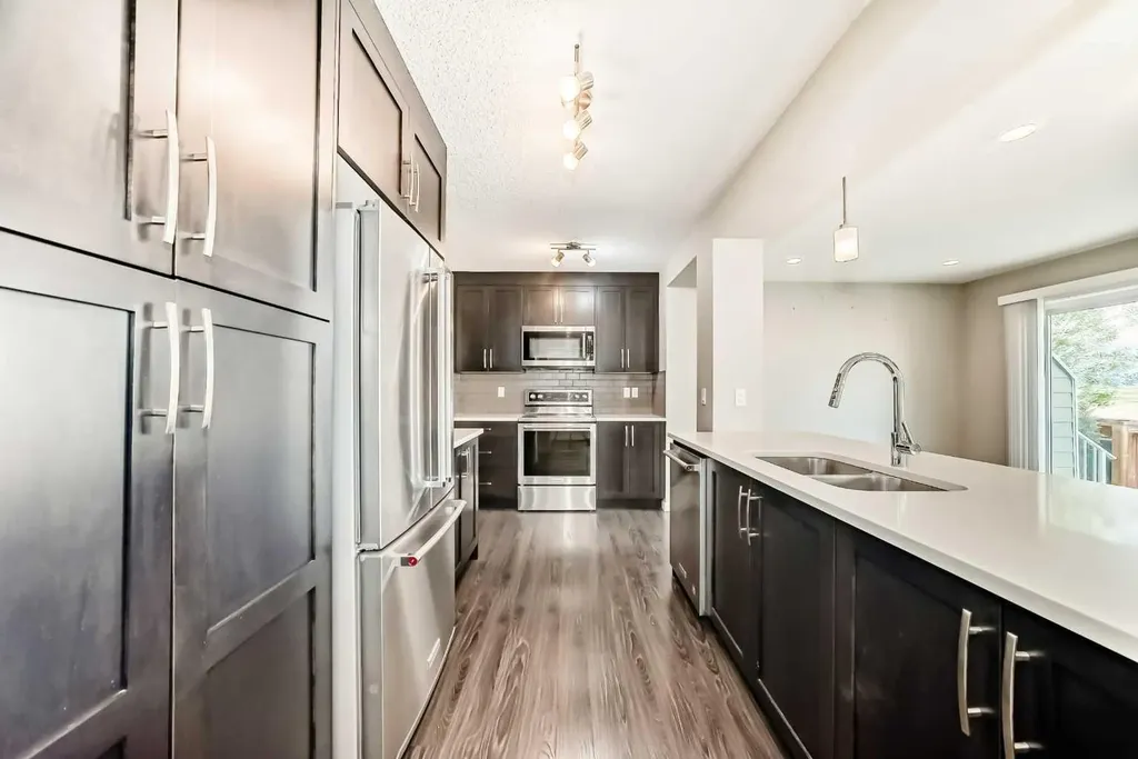 2400 Ravenswood View SE Airdrie AB T4A 0V7