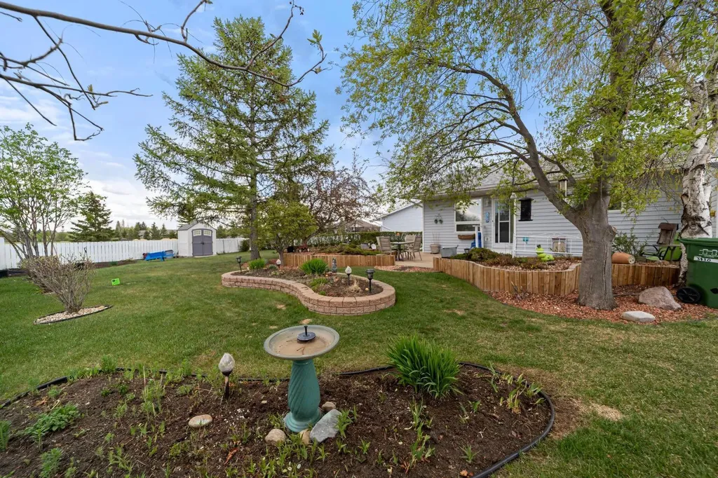 3932 56a Street Close Camrose AB T4V 4L1