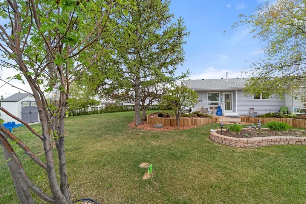 3932 56a Street Close Camrose AB T4V 4L1
