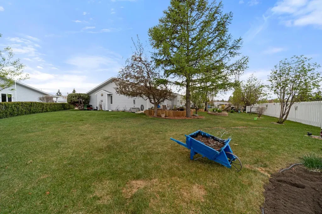 3932 56a Street Close Camrose AB T4V 4L1