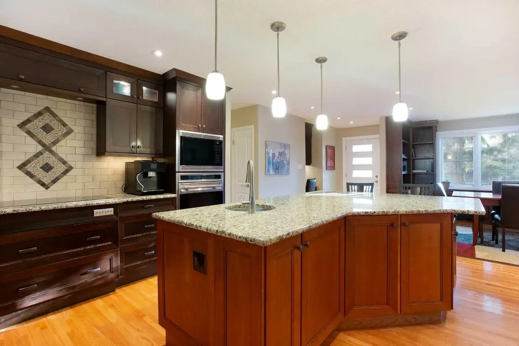 5028 Vanstone Crescent NW Calgary AB T3A 0V9